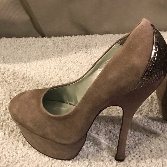 H by Halston’s Incredible Platform Heels! - Picture 2 of 10